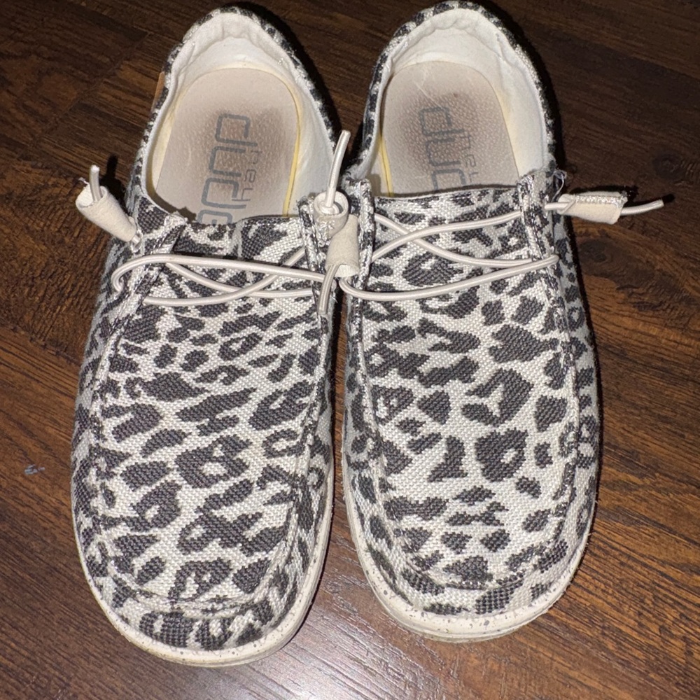 Leopard Print Hey dudes - Picture 2 of 6